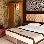 Hotel Demosan 3*