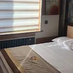 Demosan فندق هيلدن
