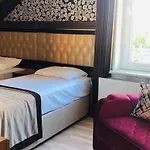 Demosan 3* Hilden