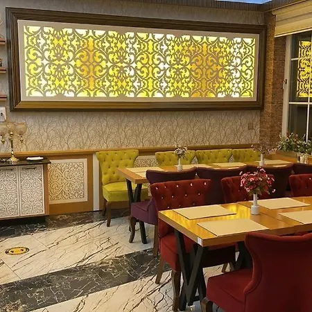 ホテル Demosan ヒルデン