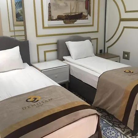 Demosan ホテル 3*