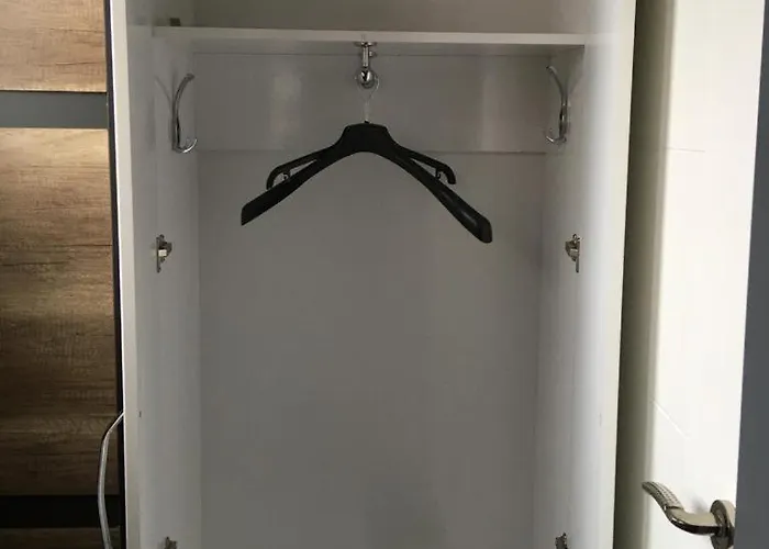 Demosan فندق هيلدن