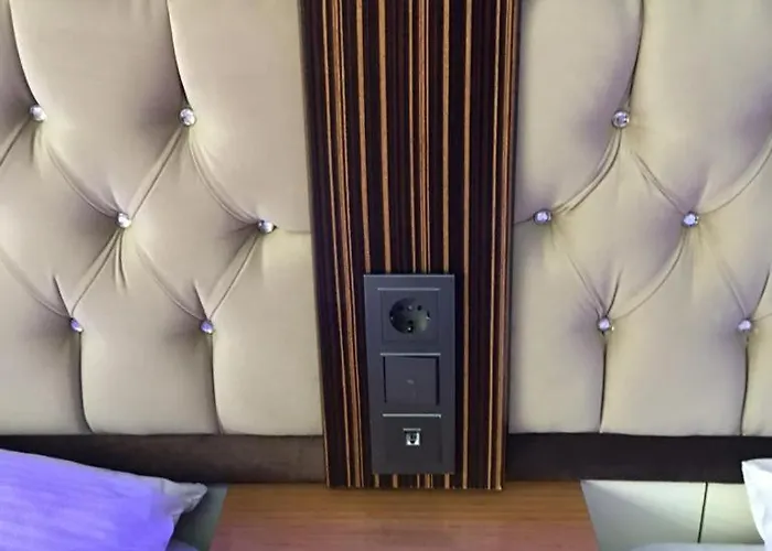 Demosan 3* هيلدن